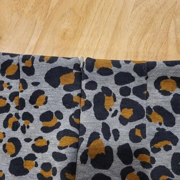 Knit H&M Grey Leopard Print Knee Length Pencil Invisible Zipper Small 30" Waist - Picture 8 of 10